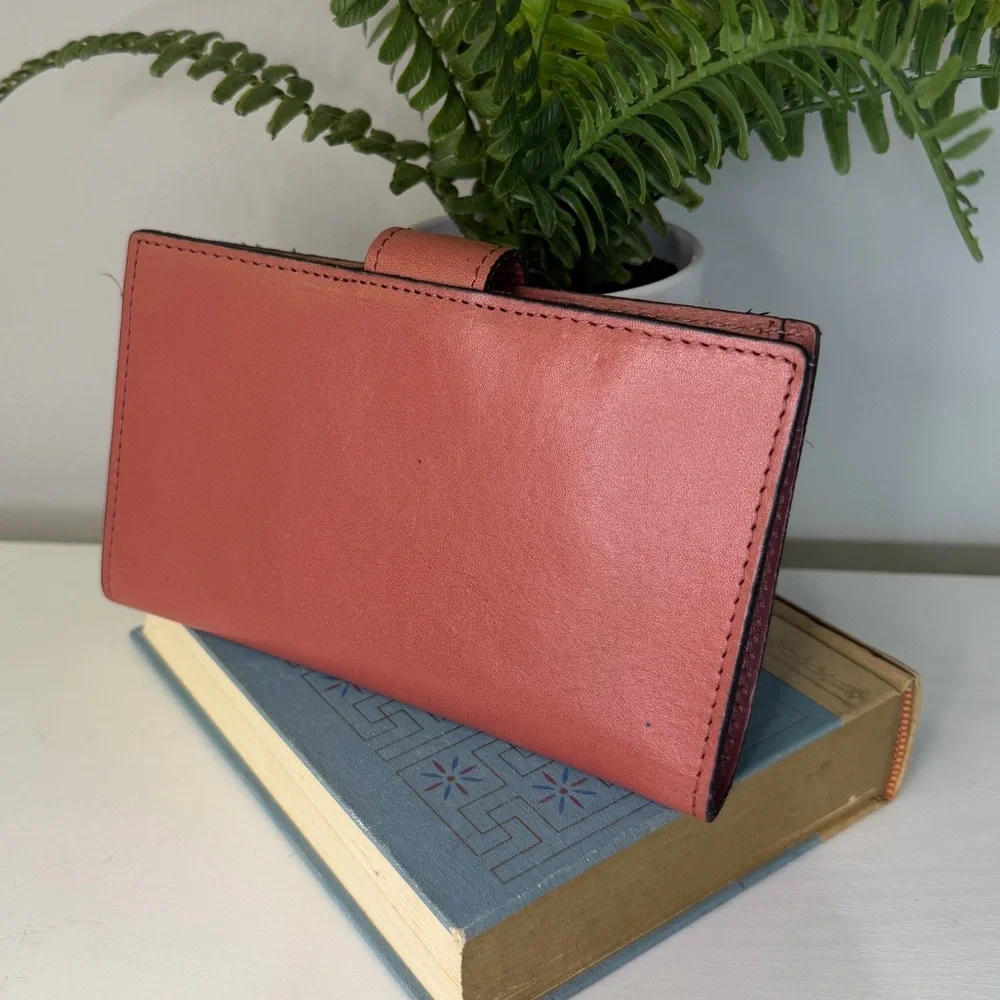 NWOT Patricia Nash Linnet Wallet in Dusty Pink Leather - Picture 3 of 5
